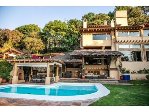 豪宅  Valle de Bravo, 墨西哥州