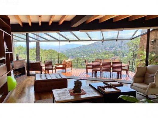 Complexes résidentiels à Valle de Bravo, Estado de México