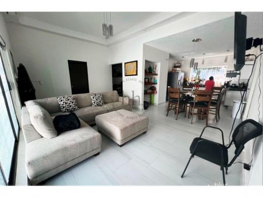 Luxury home in San Pedro, China