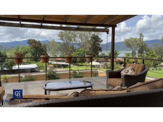 Luxury home in Valle de Bravo, Estado de México