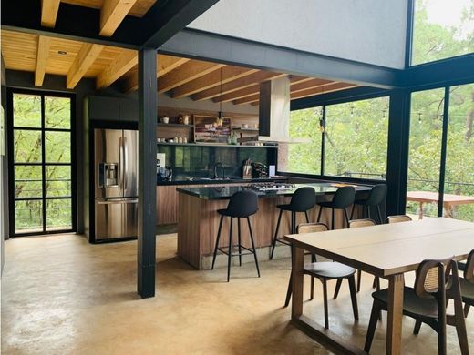 Casa de lujo en Valle de Bravo, Estado de México