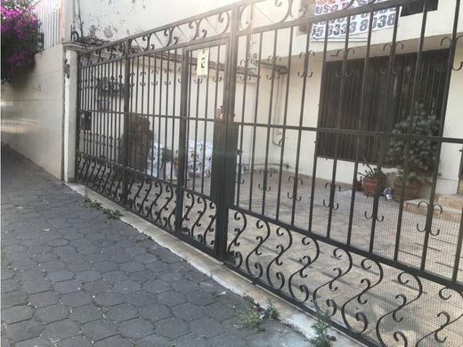 منزل ﻓﻲ Naucalpan de Juárez, Estado de México