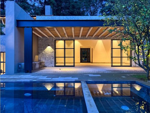 Residential complexes in Valle de Bravo, Estado de México