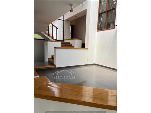 Casa di lusso a Ciudad López Mateos, Atizapán de Zaragoza