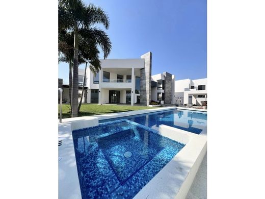 Luxury home in Atlatlahucan, Morelos