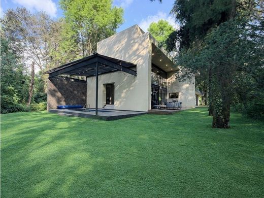 Residential complexes in Valle de Bravo, Estado de México