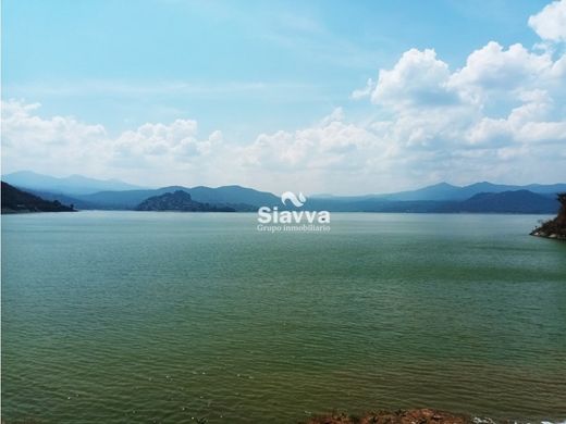 أرض ﻓﻲ Valle de Bravo, Estado de México