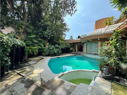 호화 저택 / Colonia de Acapantzingo, Jiutepec