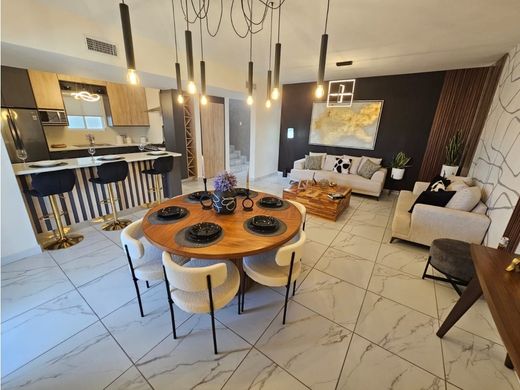 Luxury home in Ciudad Juárez, Juárez