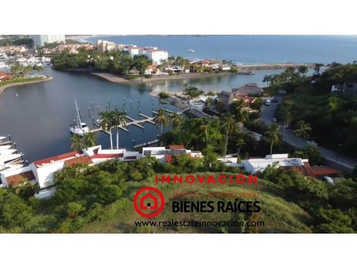 Teren w Ixtapa-Zihuatanejo, Zihuatanejo de Azueta