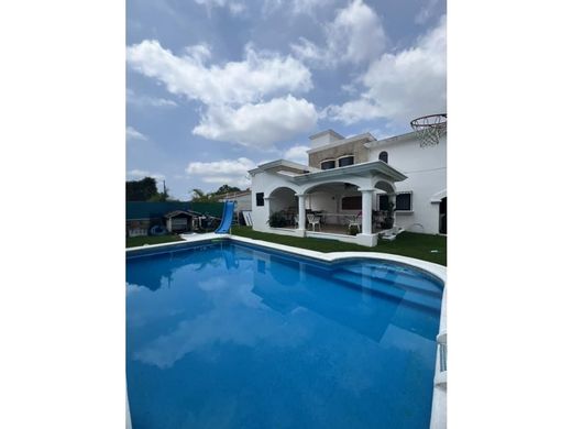 Luxury home in Atlatlahucan, Morelos