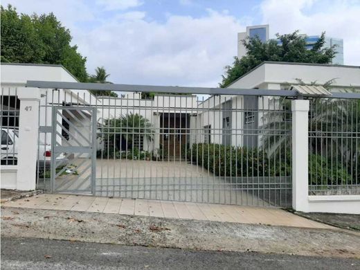 Bella Vista, Distrito de Donosoの高級住宅