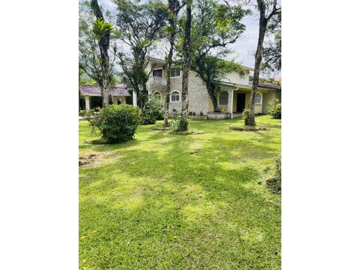 ‏בתים כפריים או חוות ב  El Valle, Distrito de Natá