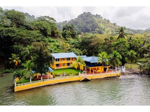 Casa de lujo en Portobelo, Distrito de Portobelo