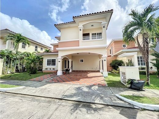 Πολυτελή κατοικία σε Juan Díaz, Distrito de Antón