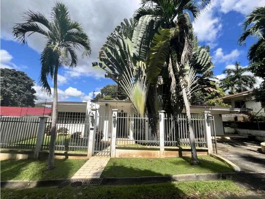 Luxury home in Albrook, Distrito de Panamá