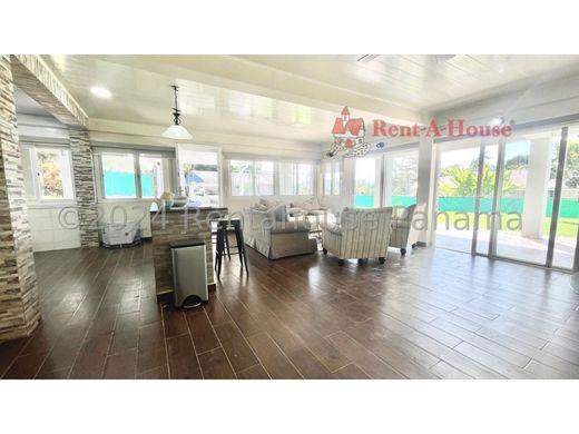 Casa de lujo en Los Ríos, Distrito de Panamá