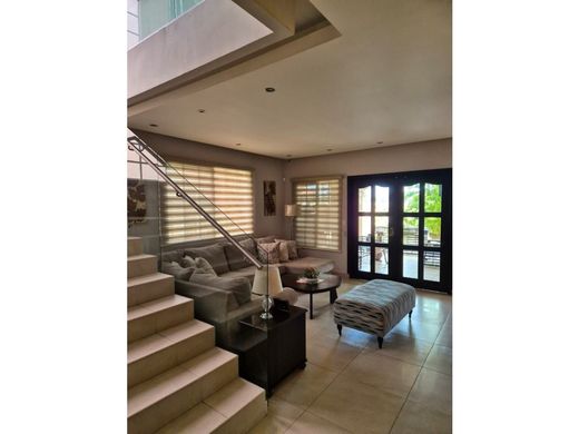 Πολυτελή κατοικία σε Juan Díaz, Distrito de Antón