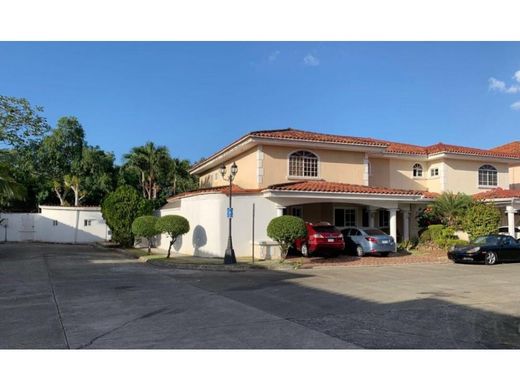 パナマシティ, Distrito de Panamáの高級住宅