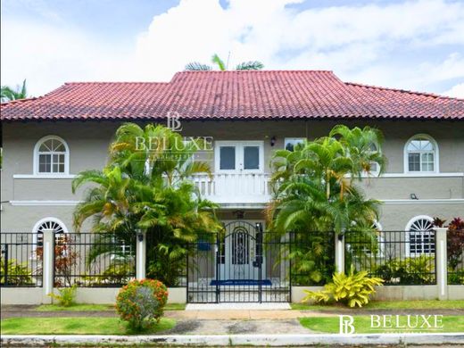 Casa di lusso a Albrook, Distrito de Panamá