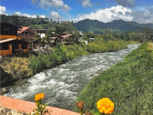 Arsa Bajo Boquete, Distrito de Boquete