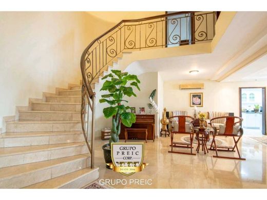 Penthouse Panama (şehir)
, Distrito de Panamá