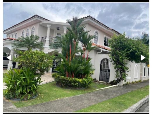 Luxe woning in Juan Díaz, Distrito de Antón