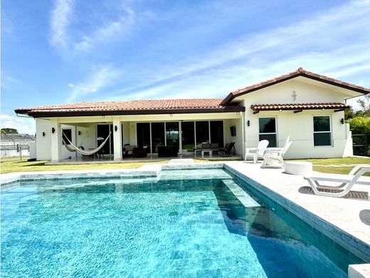 Luxus-Haus in Buenaventura, Distrito de Portobelo