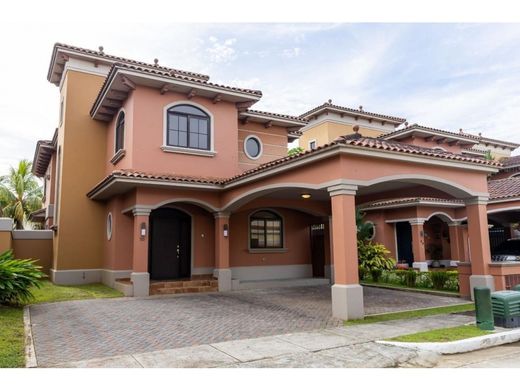 Luxe woning in Juan Díaz, Distrito de Antón