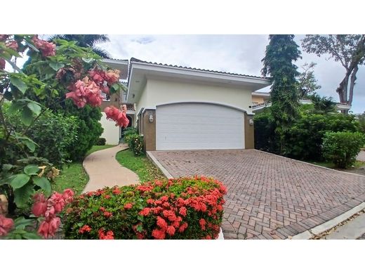 Ancón, Distrito de Panamáの高級住宅