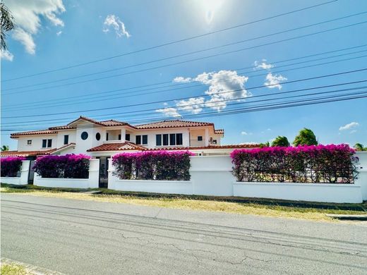 Luxury home in San Carlos, Distrito de San Carlos