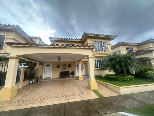 Luxus-Haus in Betania, Distrito de Panamá
