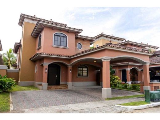 Πολυτελή κατοικία σε Juan Díaz, Distrito de Antón