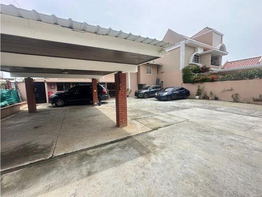 Luxury home in Betania, Distrito de Panamá