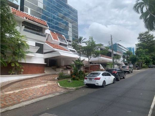 Bella Vista, Distrito de Donosoの高級住宅