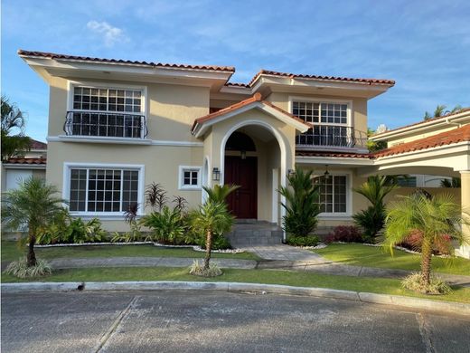 Lüks ev Juan Díaz, Distrito de Panamá