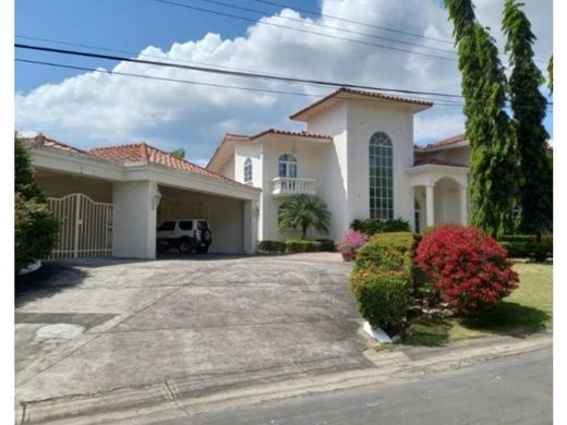 Vista Hermosa, Distrito Penonoméの高級住宅