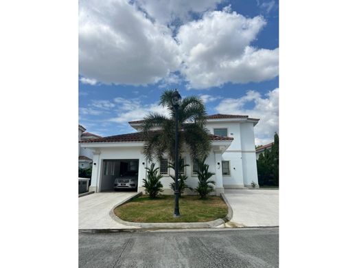 Luxury home in Juan Díaz, Distrito de Antón