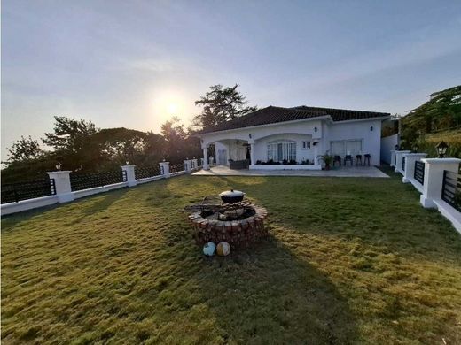 Lüks ev Cerro Azul, Distrito de Panamá