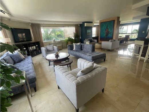 Piso / Apartamento en La Cresta, Distrito de Panamá