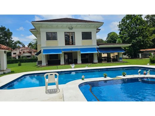 Luxury home in El Dorado, Distrito de Panamá