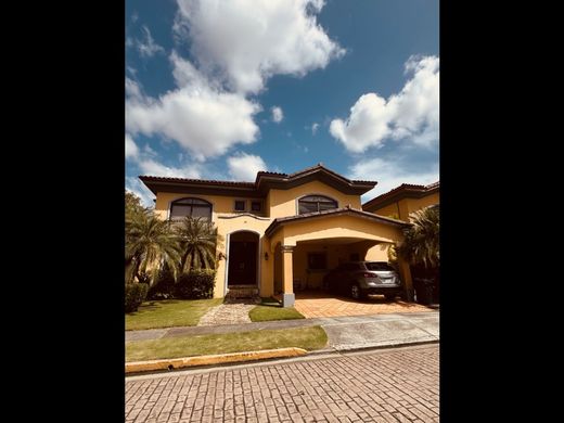 Casa di lusso a Juan Díaz, Distrito de Antón