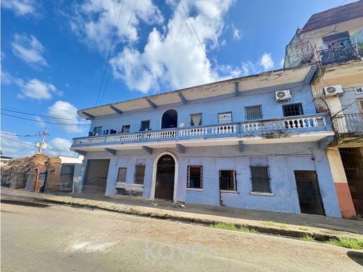 Residential complexes in Calidonia, Distrito de Soná