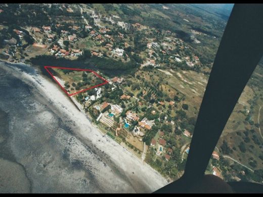 Grond in San Carlos, Distrito de San Carlos