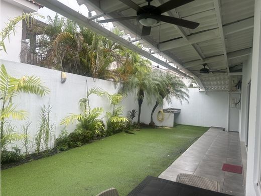 Πολυτελή κατοικία σε Juan Díaz, Distrito de Antón