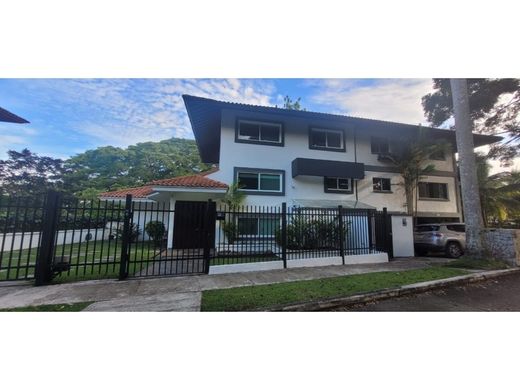 パナマシティ, Distrito de Panamáの高級住宅