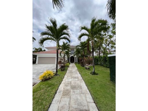 パナマシティ, Distrito de Panamáの高級住宅