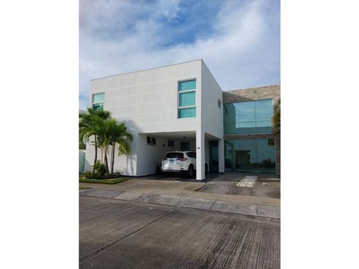 パナマシティ, Distrito de Panamáの高級住宅