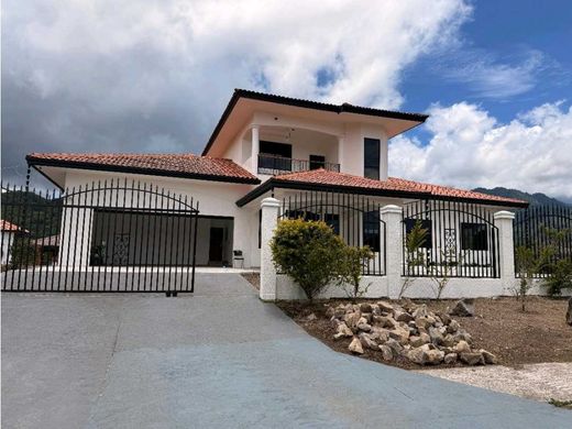 Luxury home in Volcán, Distrito de Bugaba
