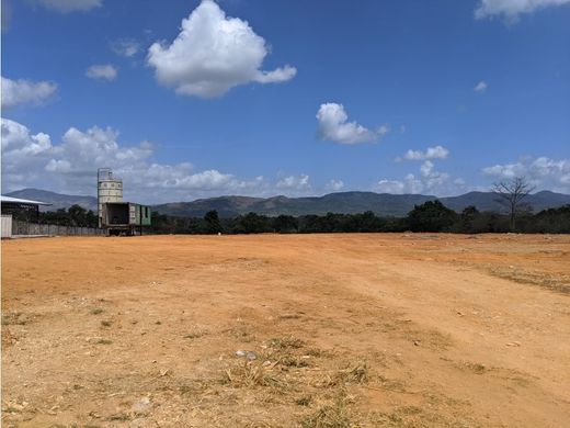 Land in Pacora, Distrito de Panamá